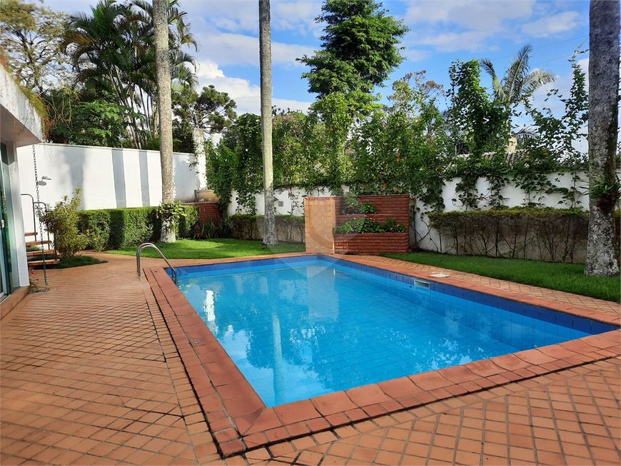 Casa com 6 quartos à venda em Vila Tramontano - SP