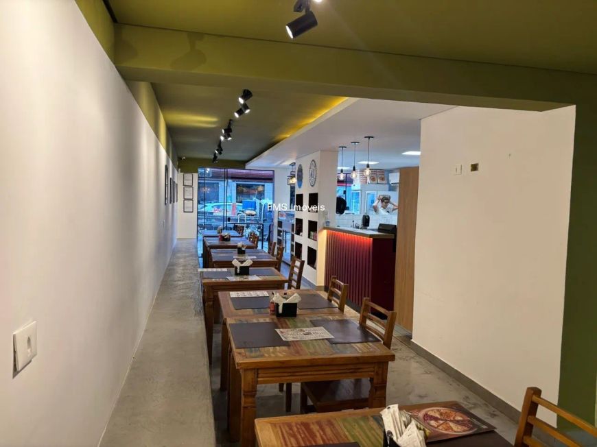 Loja com 100m2 na Vila Olímpia.