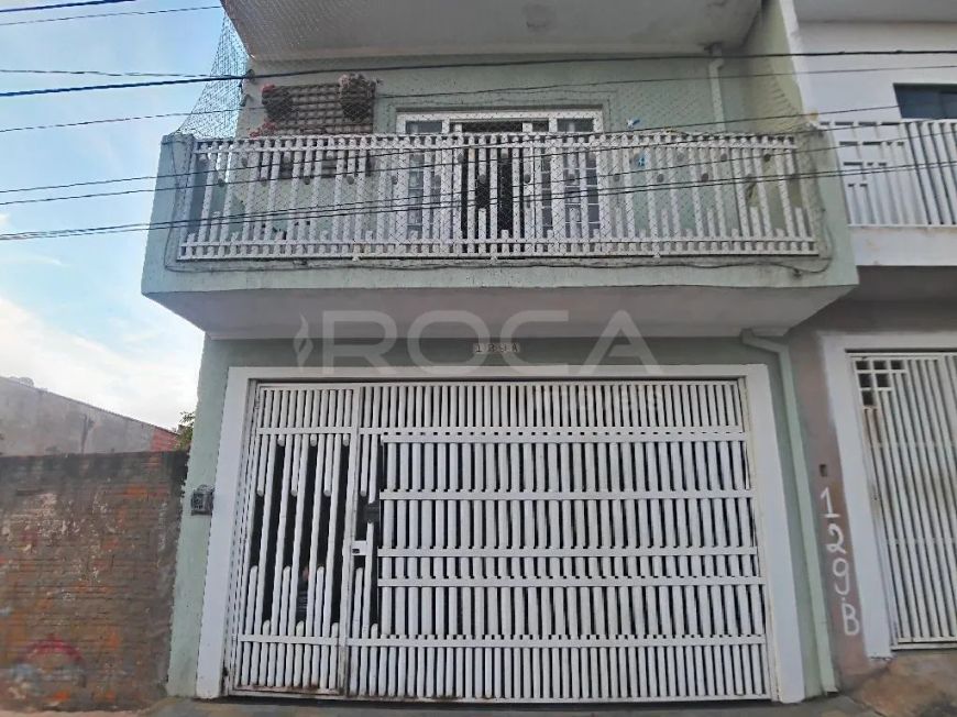 Casa padrão à venda no Jardim Medeiros, São Carlos: 3 dormitórios, quiosque com churrasqueira