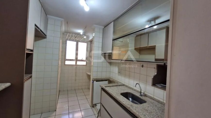 Apartamento padrão para alugar no Parque Santa Mônica em São Carlos