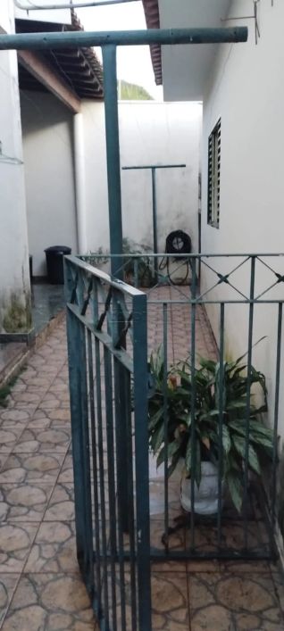 Imóvel Muito bem localizada e pronta para morar num bairro que da acesso ao Centro da Cidade.