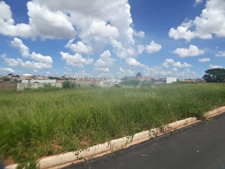 Venda de Terreno / Padrão na cidade de São Carlos