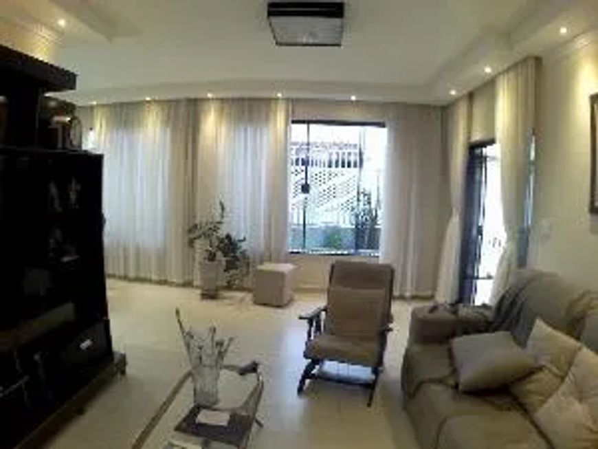 Casa c/ 3 Dorm. / 1 Suíte