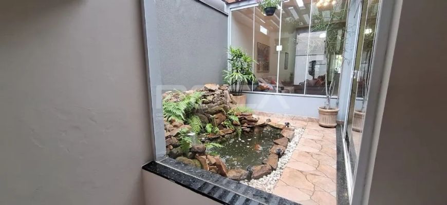Casa de condomínio à venda em São Carlos - 03 dormitórios, suíte, piscina aquecida
