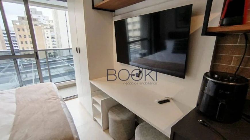 Studio mobiliado em andar intermediário pronto para morar no Jardim Paulista