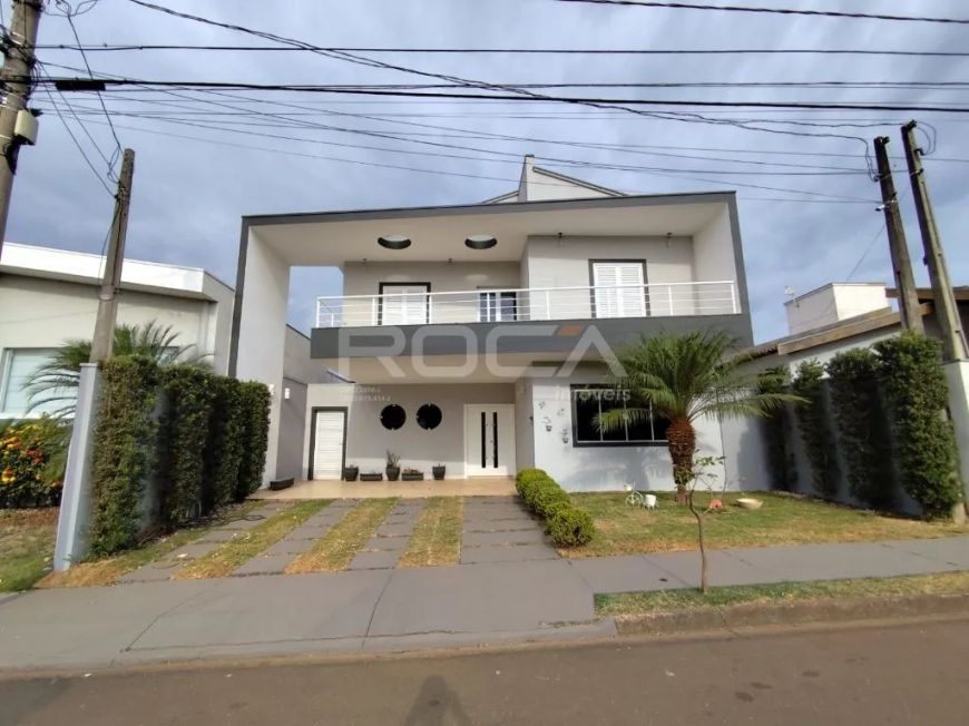 Casa de luxo em condomínio com piscina e campo de futebol no Eldorado, São Carlos