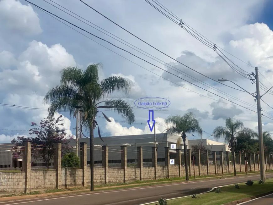 Comercial Galpão com condomínio em São Carlos