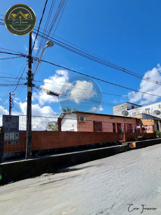 Casa Ampla Em Flores, Excelente Localização!
