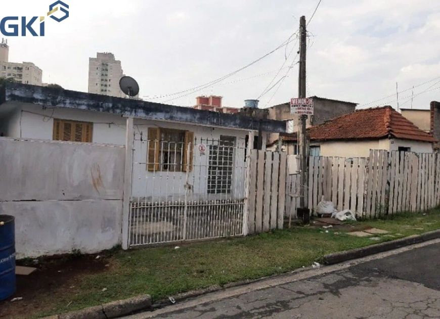 Terreno com 2 casas, 600m2