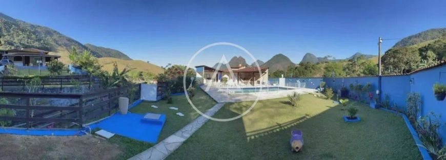 Excelente sítio com piscina na Bicuda Grande
