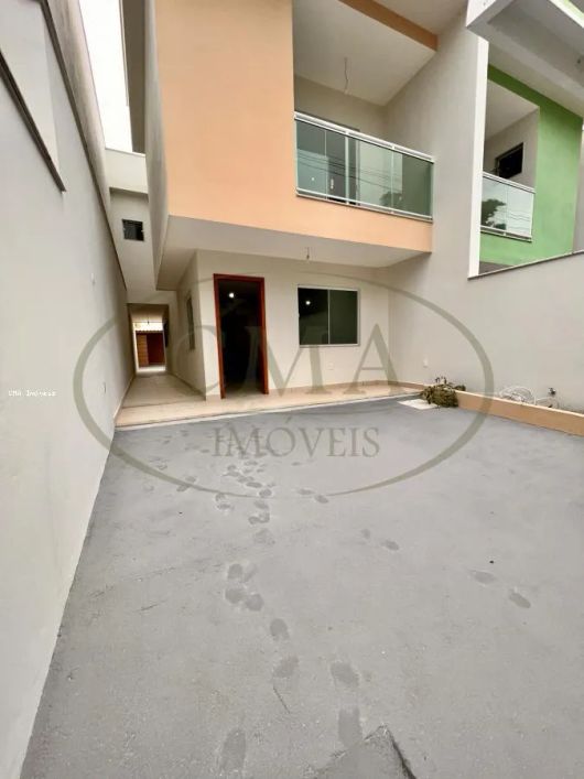 Casa para Venda em Macaé, Novo Cavaleiro, 3 dormitórios, 1 suíte, 4 banheiros, 2 vagas