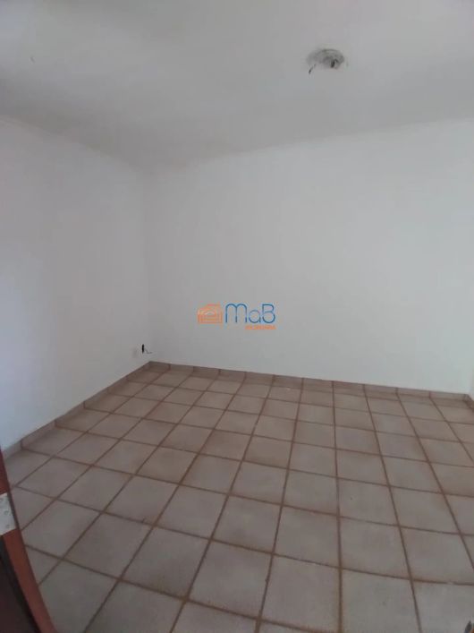 Ótima casa com 150m² bem localizada na Imbetiba próximo do Centro.