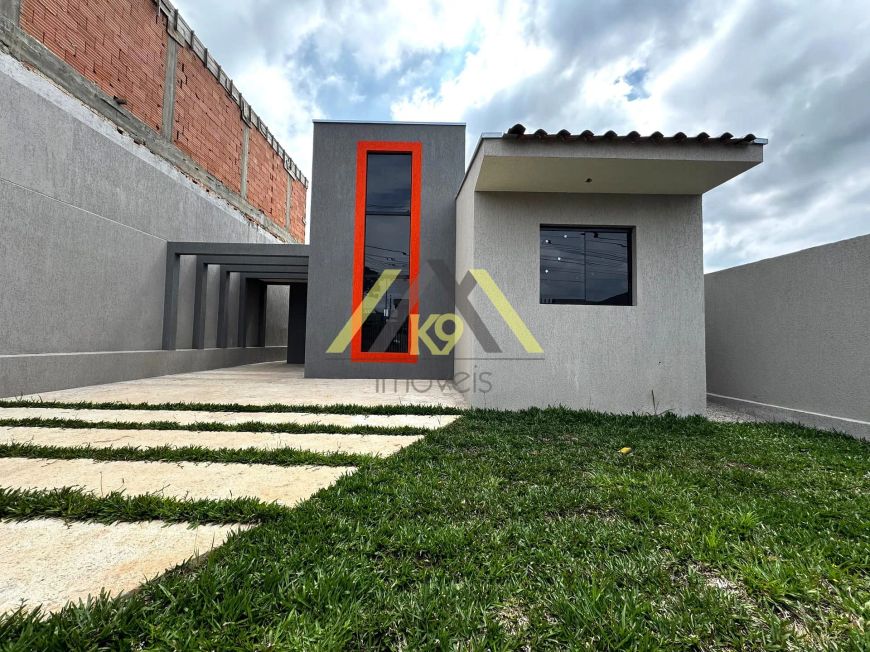 CASA DE FRENTE PARA RUA PALOMA EM COLOMBO