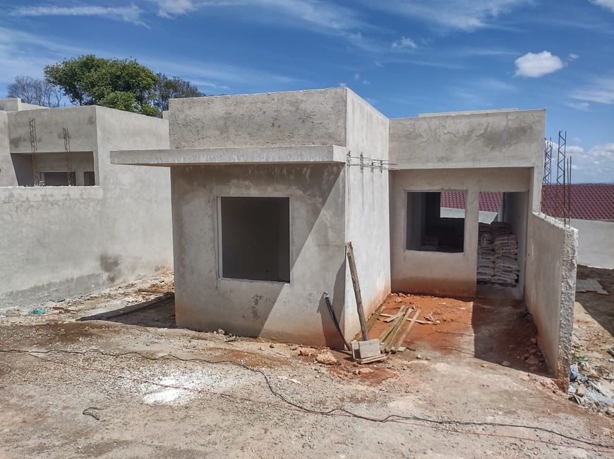 Casa de condomínio para venda possui 55 metros quadrados com 3 quartos