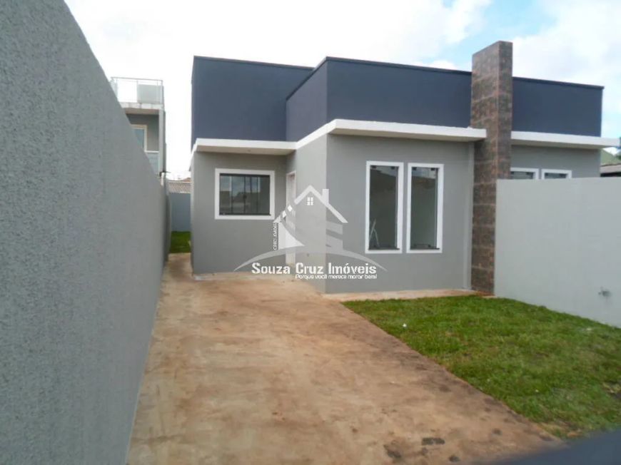 Casa com 03 Quartos (01 Suíte) - Amplo Espaço de Terreno.