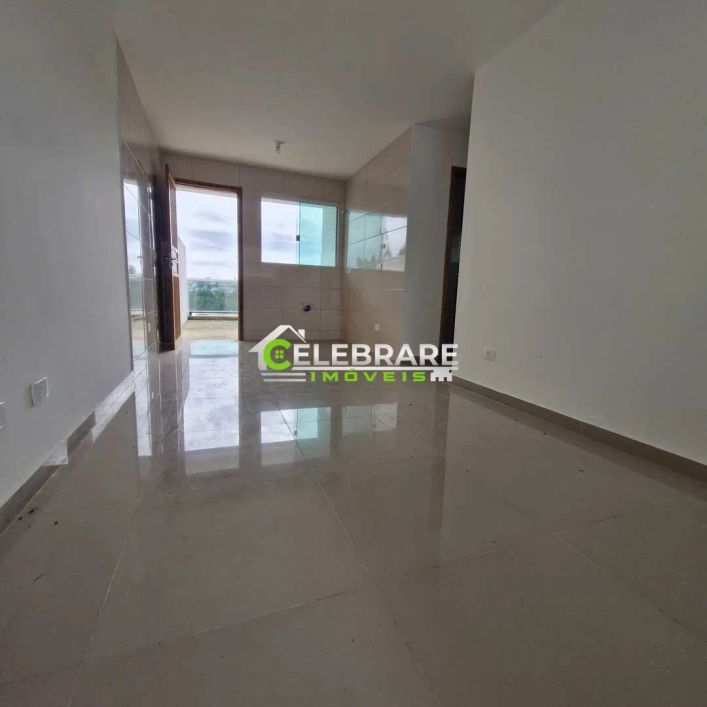 EXCELENTE CASA, 03 QUARTOS, SACADA E TERRAÇO.