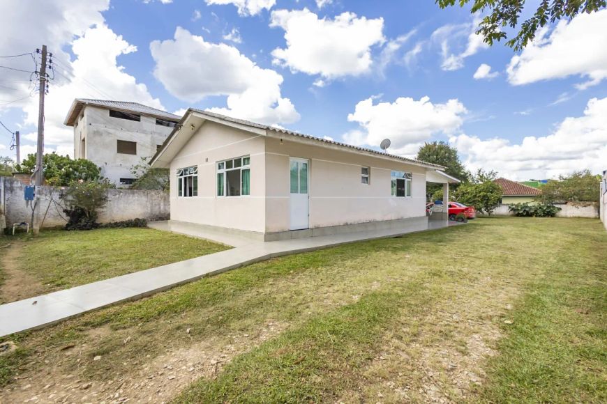 Casa com 100m² no Canguiri