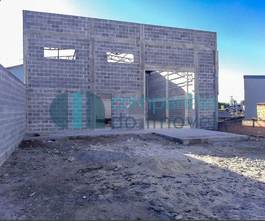 Terreno 12x50, com barracão comercial