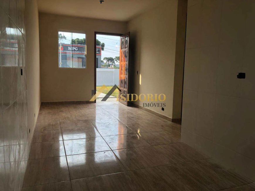 EXCELENTE CASA NOVA! 03 QTOS., VAGA DE GARAGEM, BEM LOCALIZADO.