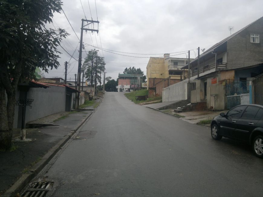 Sobrado e Barracão em Colombo - PR