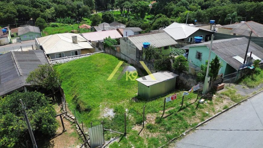 VENDE TERRENO NO CENTRO DE COLOMBO