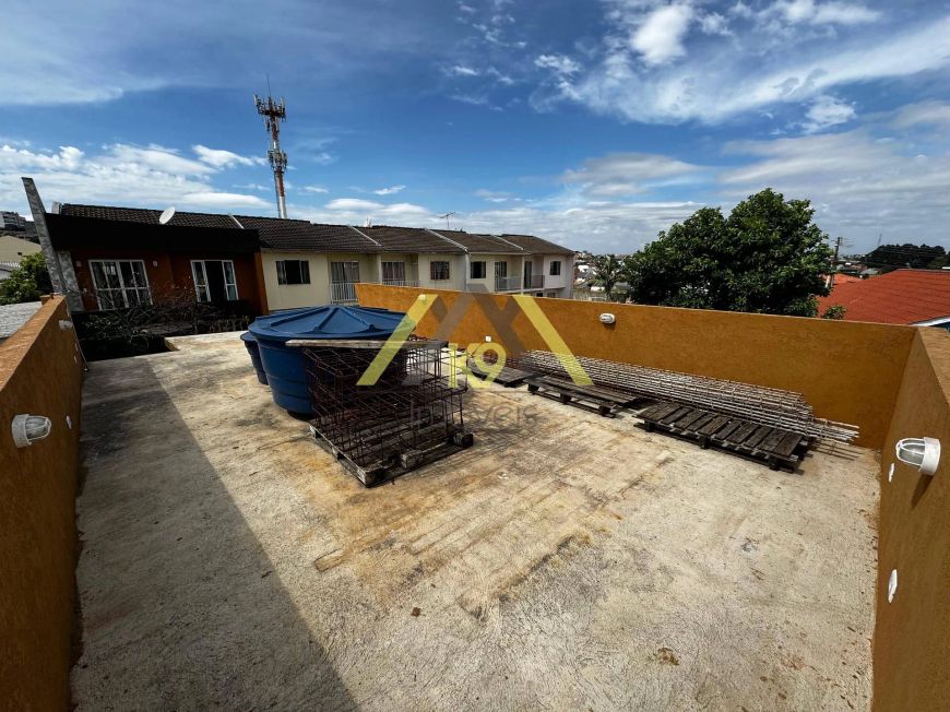 SOBRADO COM SUÍTE NO CAMPO PEQUENO EM COLOMBO