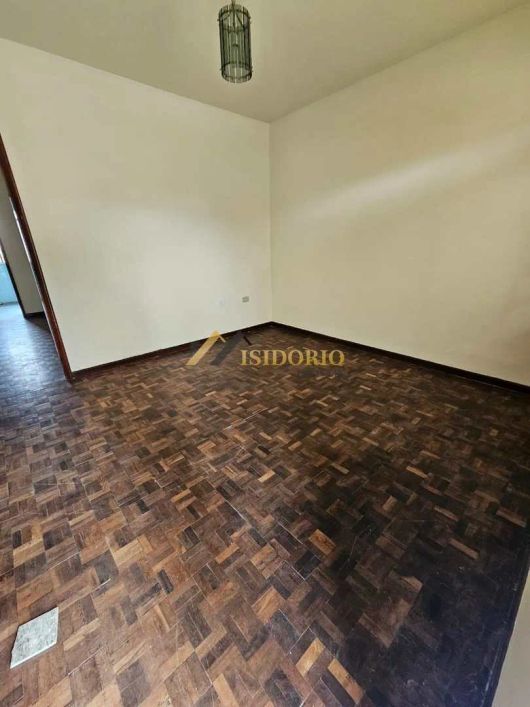 CASA EM COLOMBO! 03 QUARTOS, SUÍTE, CHURRASQUEIRA, 03 GAR.