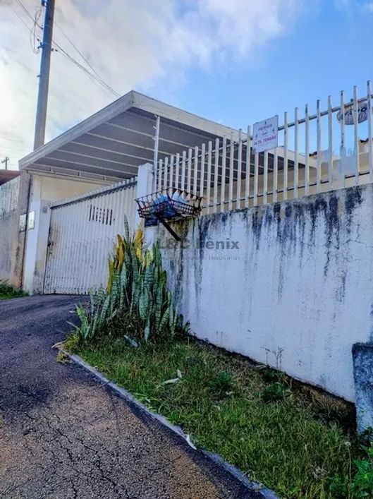 CASA COM 03 DORMITÓRIOS