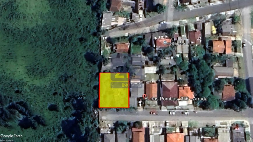 LOTE ALTO COM 596m², MAS DE UTILIZAÇÃO EXCLUSIVA 550m².CONSULTE NOSSOS CORRETORES