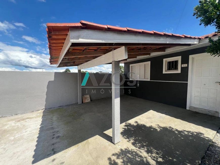 CASA COM 03 DORMIÓRIOS LOCALIZADA NO JD.DAS GRAÇAS EM COLOMBO POR R$365.000,00