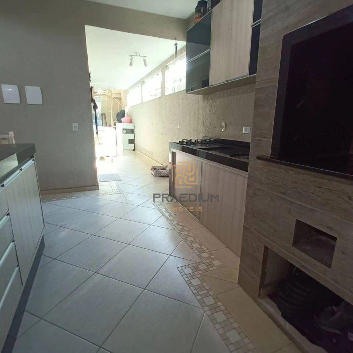Sobrado com 3 dormitórios à venda, 200 m² por R$ 650.000,00 - Vila Santa Helena - Colombo/PR