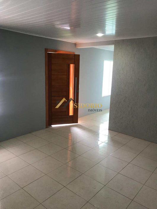 CASA EM COLOMBO ! 03 dormitórios 02 VAGAS