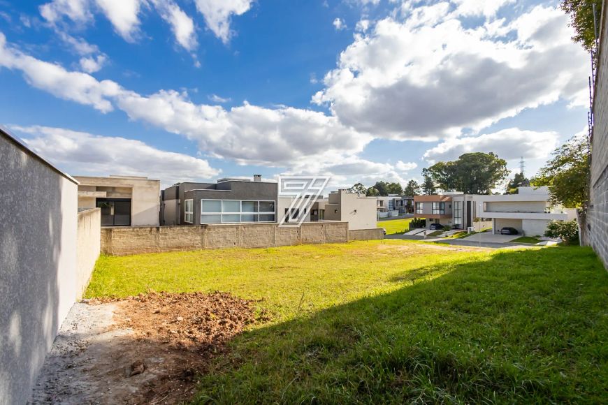 Terreno em Condomínio, com 624m² privativos, face norte, Colombo/Atuba