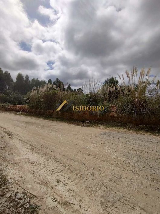 EXCELENTE TERRENO NO EMBU!!! 2.698,76m², DE FRENTE PARA A RUA