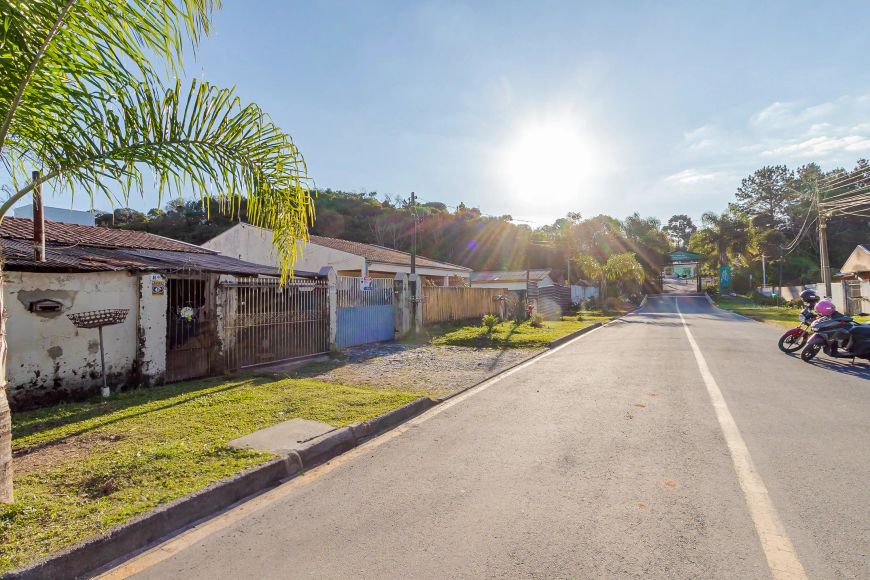 Imóvel para venda tem 420 metros quadrados em São Gabriel - Colombo - PR