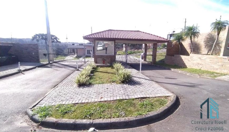 Sobrado em condomínio, a venda 03 quartos c/suíte no Bairro Rincão em Colombo -PR