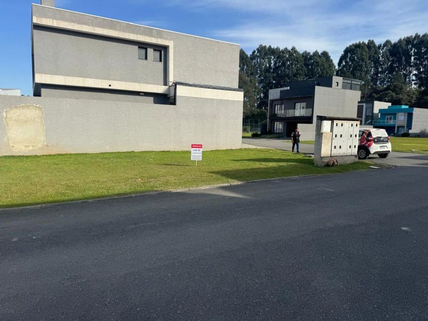 Lote em condomínio fechado para venda, possui 200m² em Campo Pequeno - Colombo - PR