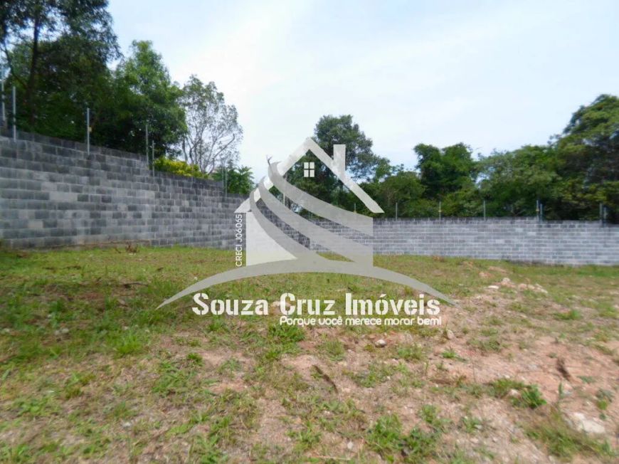 Terreno em Condomínio Cercado pela Natureza.