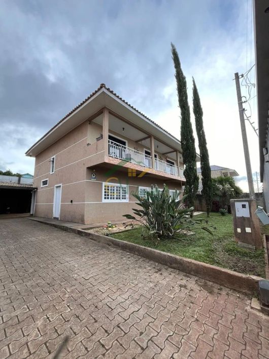 Sobrado à venda no bairro das Graças - Colombo/PR