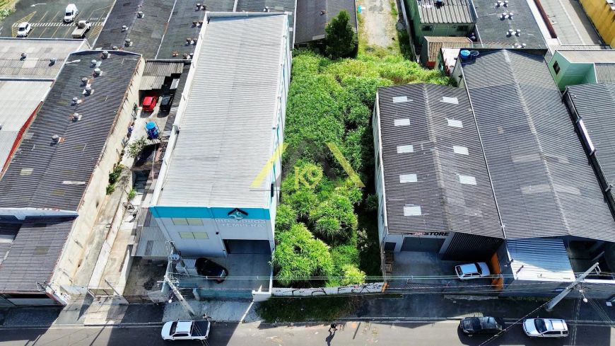 Terreno COMERCIAL com 480m² (12x40) a uma quadra da Estrada da Ribeira em Colombo