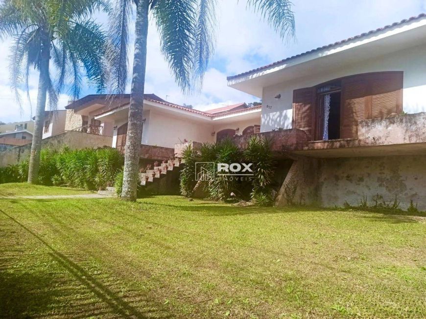 Casa térrea com amplo quintal e venda - Centro - Colombo/PR