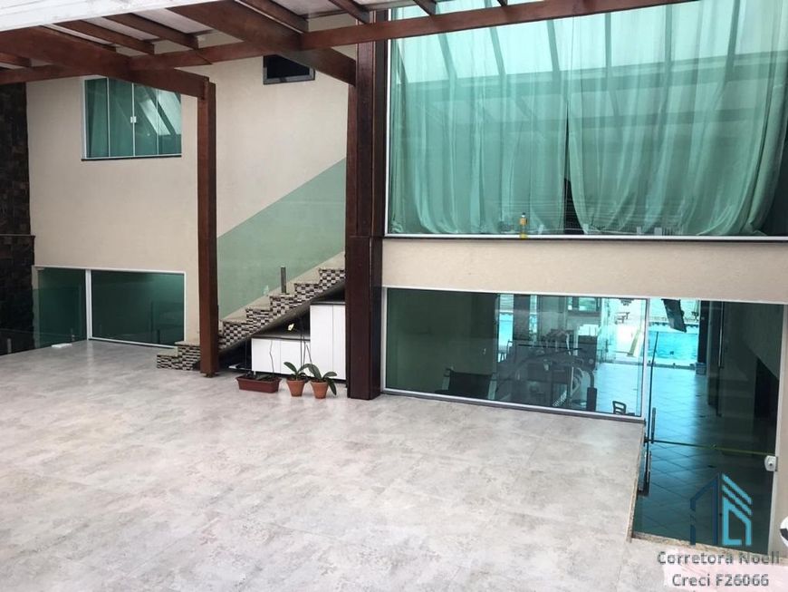 (PERMUTA) Casa a venda, 07 quartos sendo 03 suítes, com piscina, no Atuba em Colombo PR