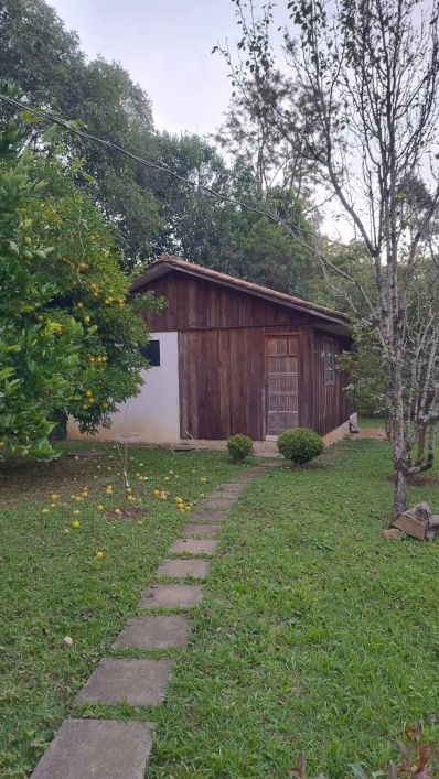 Excelente Chácara a 5 km de Colombo, bairro Butiatumirim - Colombo - PR