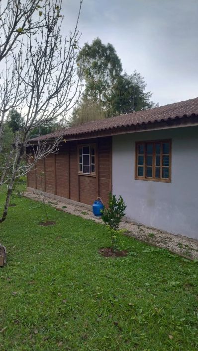 Excelente Chácara a 5 km de Colombo, bairro Butiatumirim - Colombo - PR