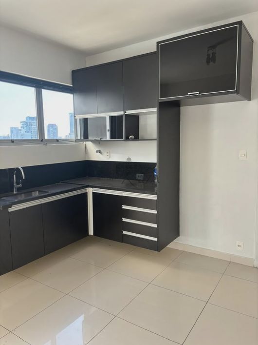 Apartamento - Cerqueira César - 3 Dormitórios - 180m².