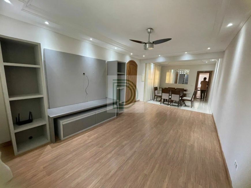 Sobrado à venda com 130m² no Jardim Ester.