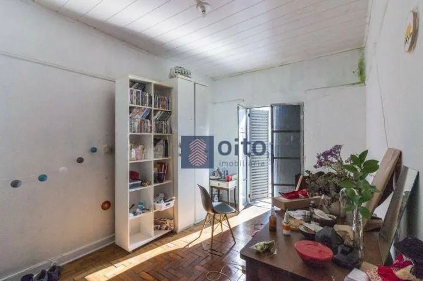 Casa a venda de 318m² em Perdizes. Se você busca um imóvel bem localizado e oferecendo conforto e pr