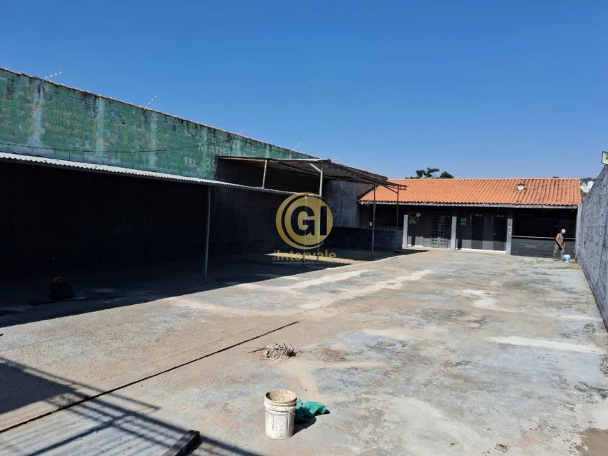 PONTO COMERCIAL COM EDICULA DE 1 DORMITORIO ,1 SALA, COZINHA,NOS FUNDOS, PARA VENDA EM JACAREI-SP