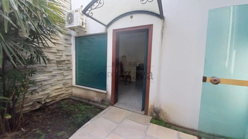 Prédio Comercial - Centro - Jacareí - 258m² - Estuda Permuta.