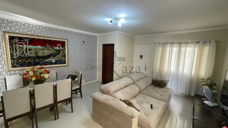 Casa em Condomínio - Jardim Santa Maria - Residencial Elegance - 3 Dormitórios - 157m².